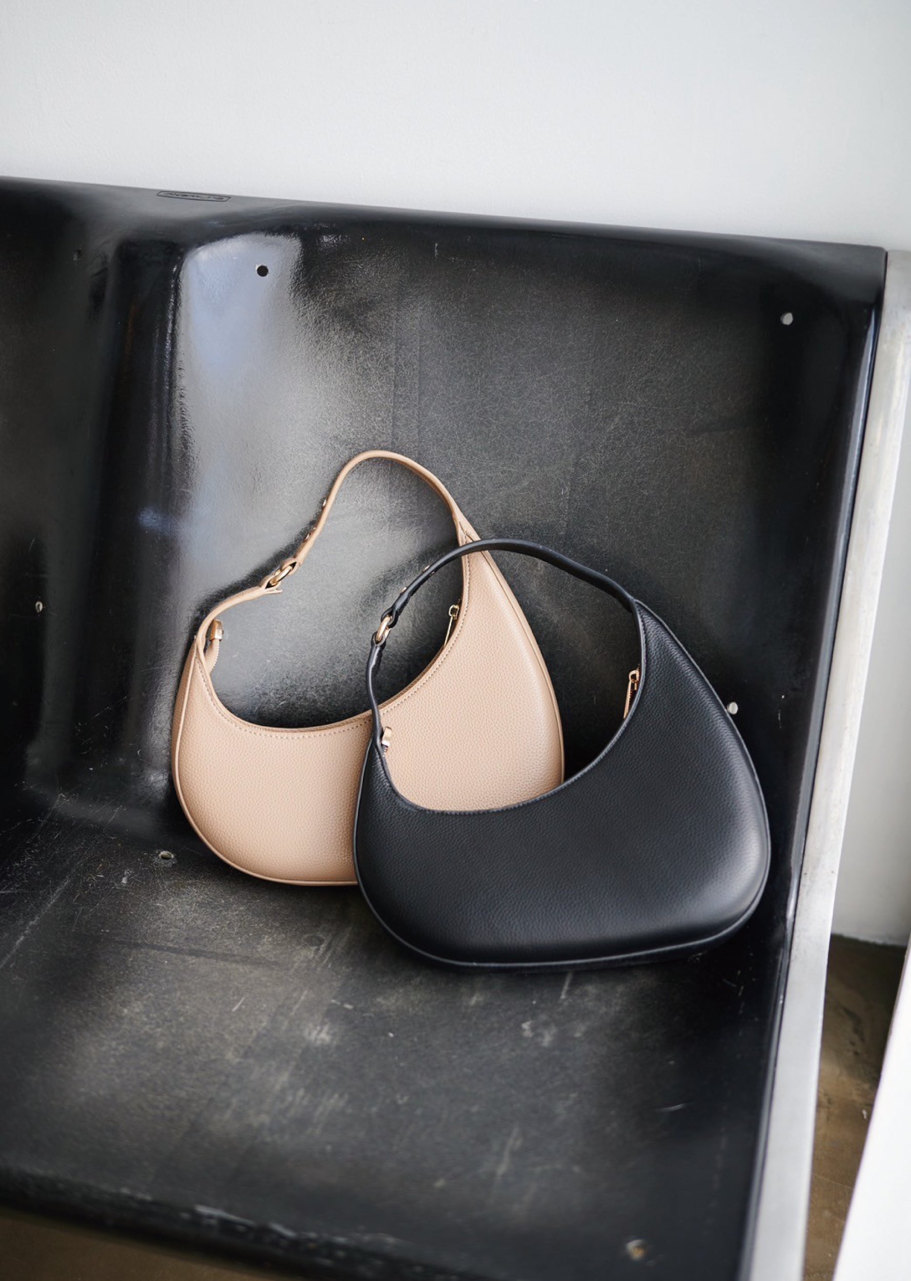 ムーンショルダーバッグ