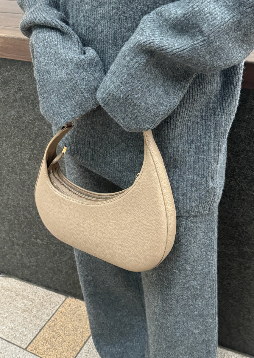 ムーンショルダーバッグ