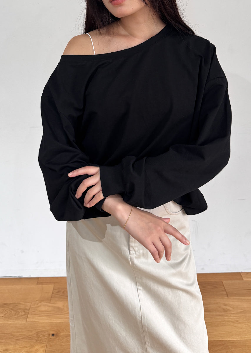 カットオフショルトップス