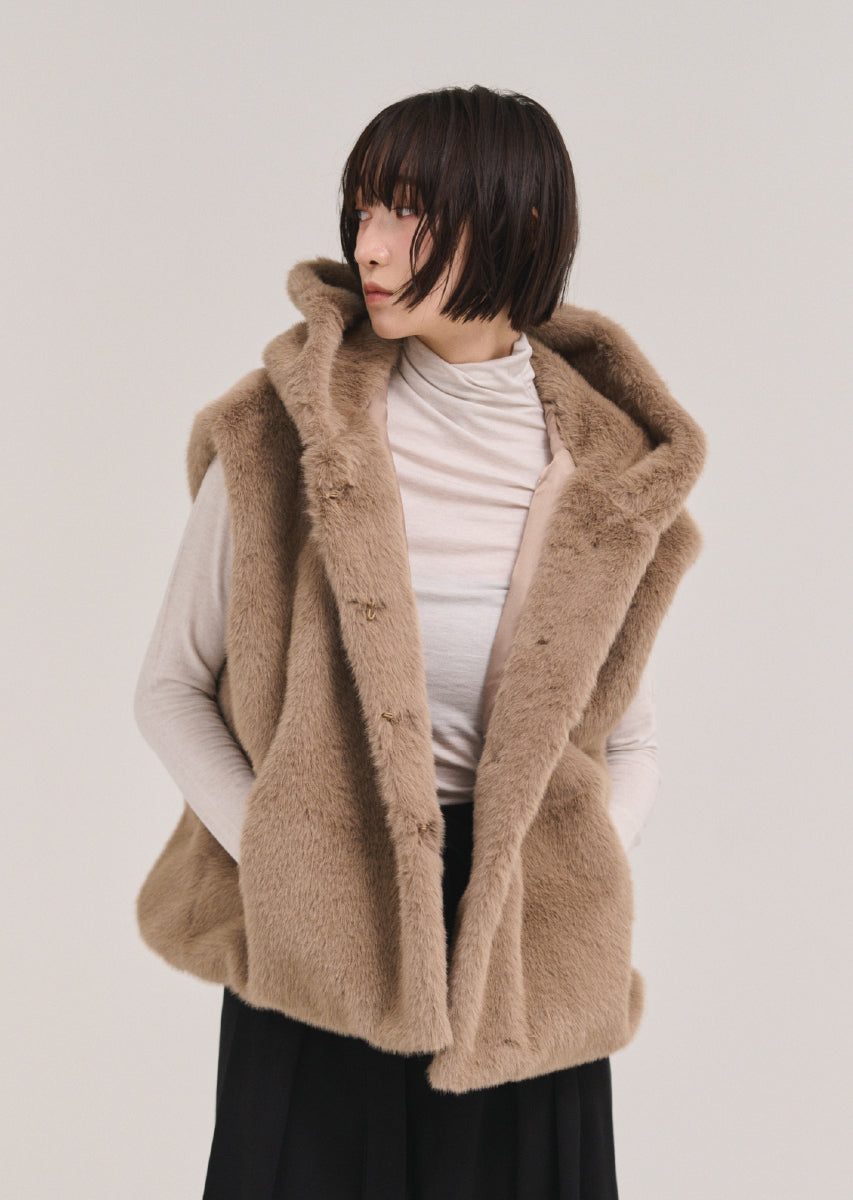 フェイクファーベスト