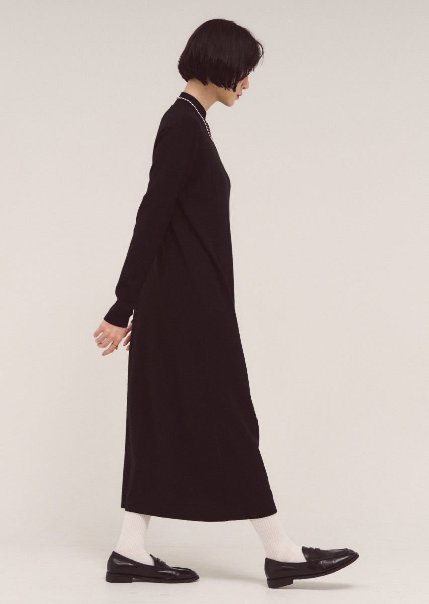 スタンドネックロングワンピース