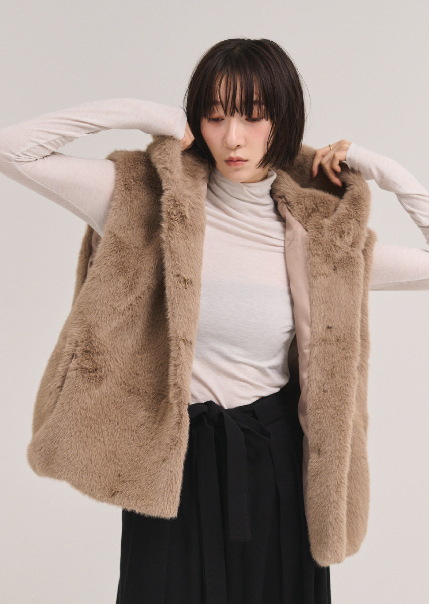 フェイクファーベスト