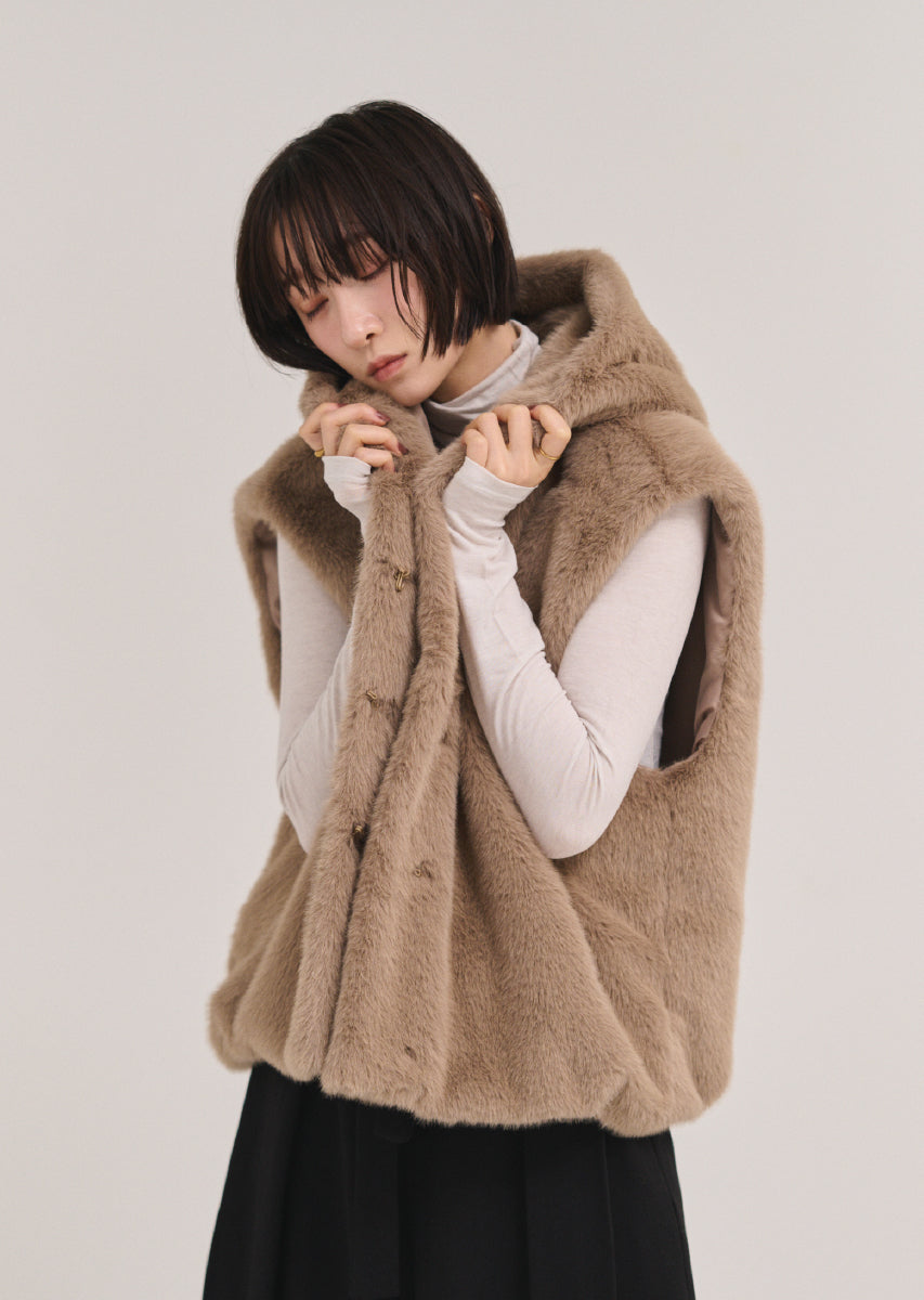 フェイクファーベスト