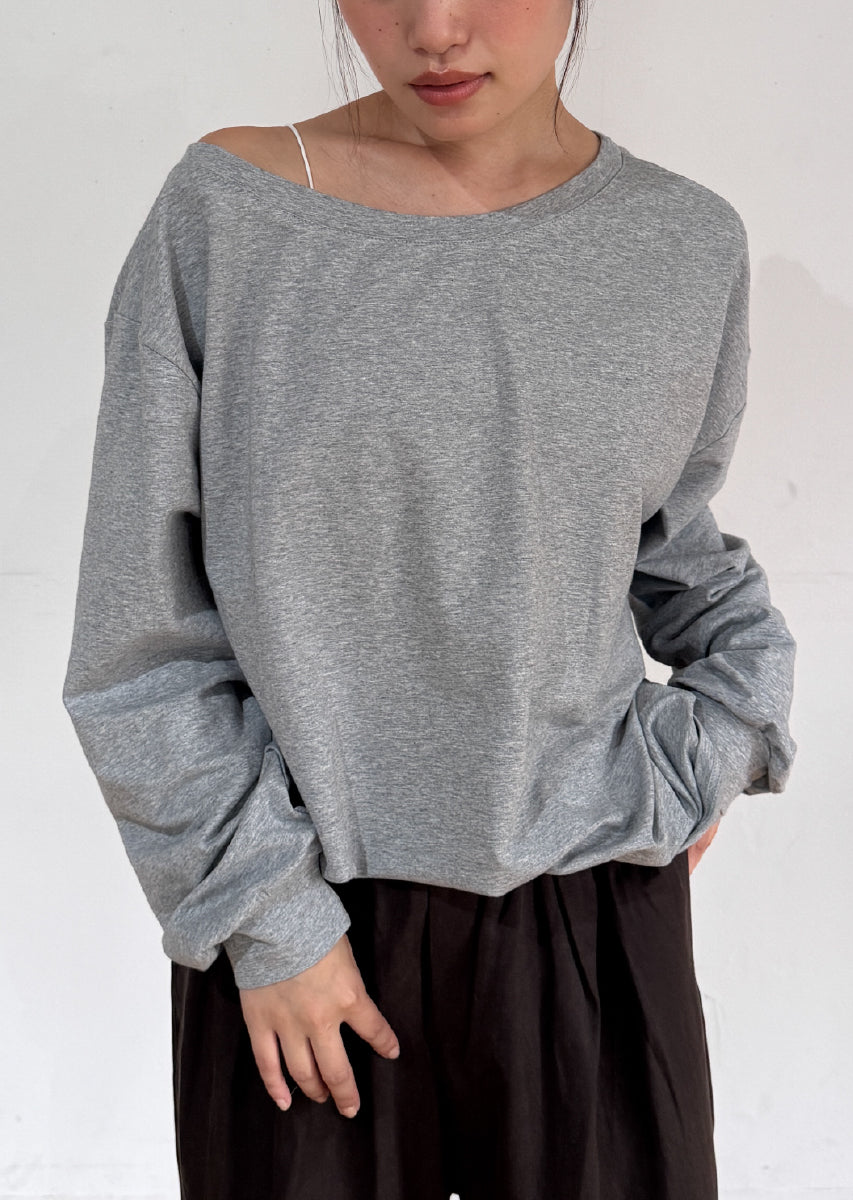 カットオフショルトップス