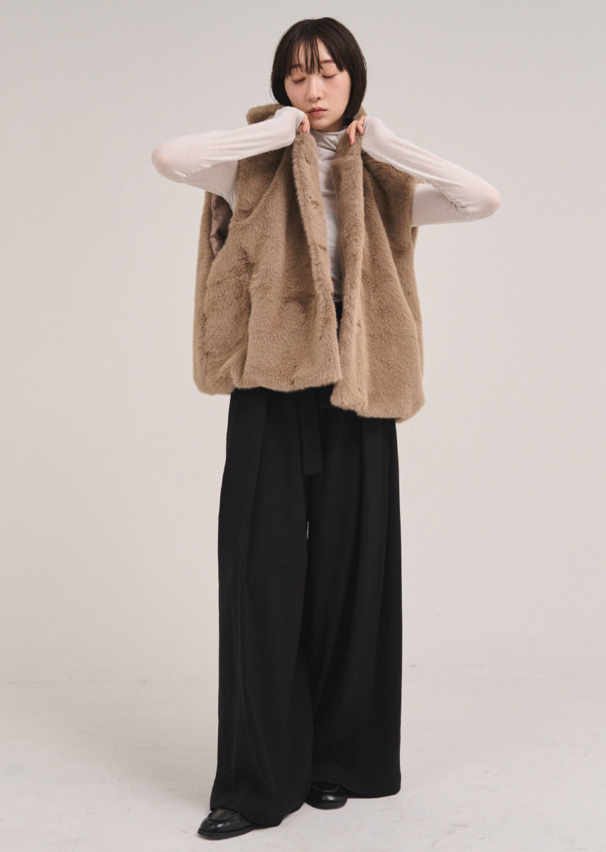 フェイクファーベスト