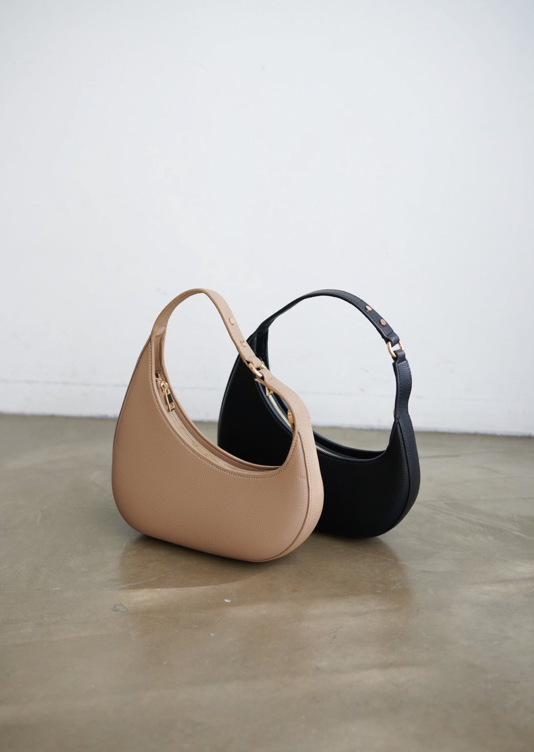 ムーンショルダーバッグ