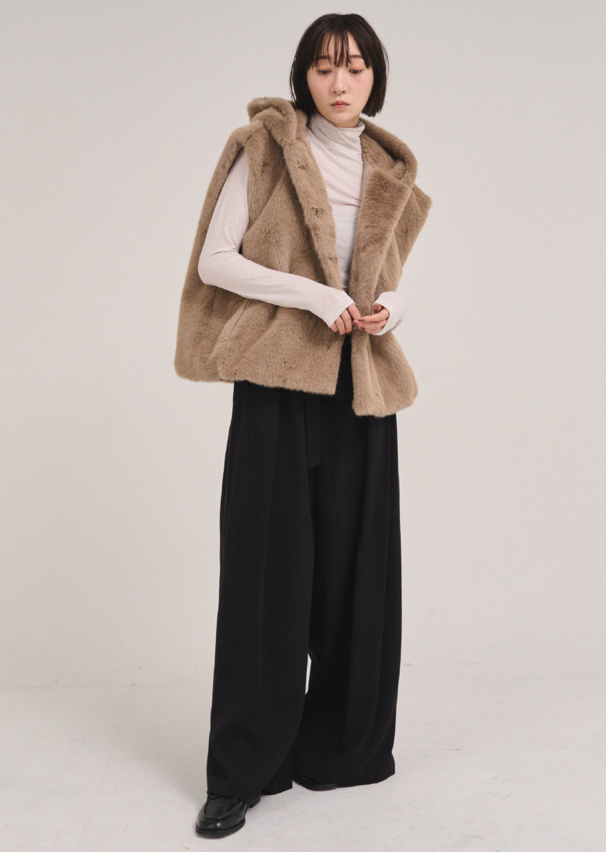 フェイクファーベスト