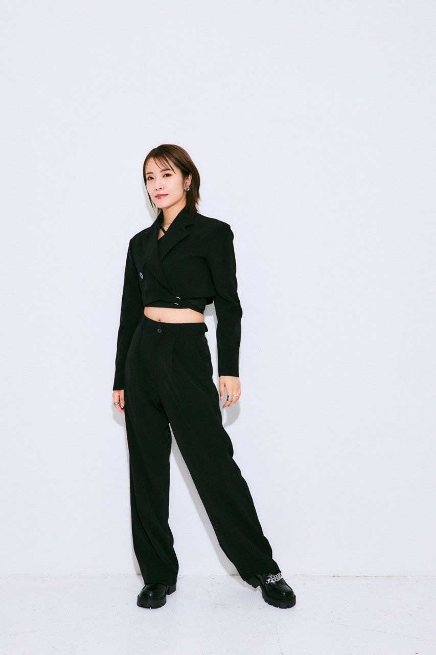 【セットアップ】ショートジャケット×ワイドパンツ