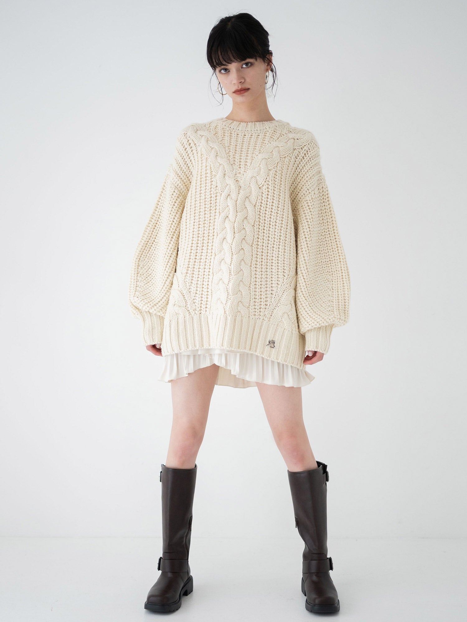 ボリュームスリーブケーブルニット