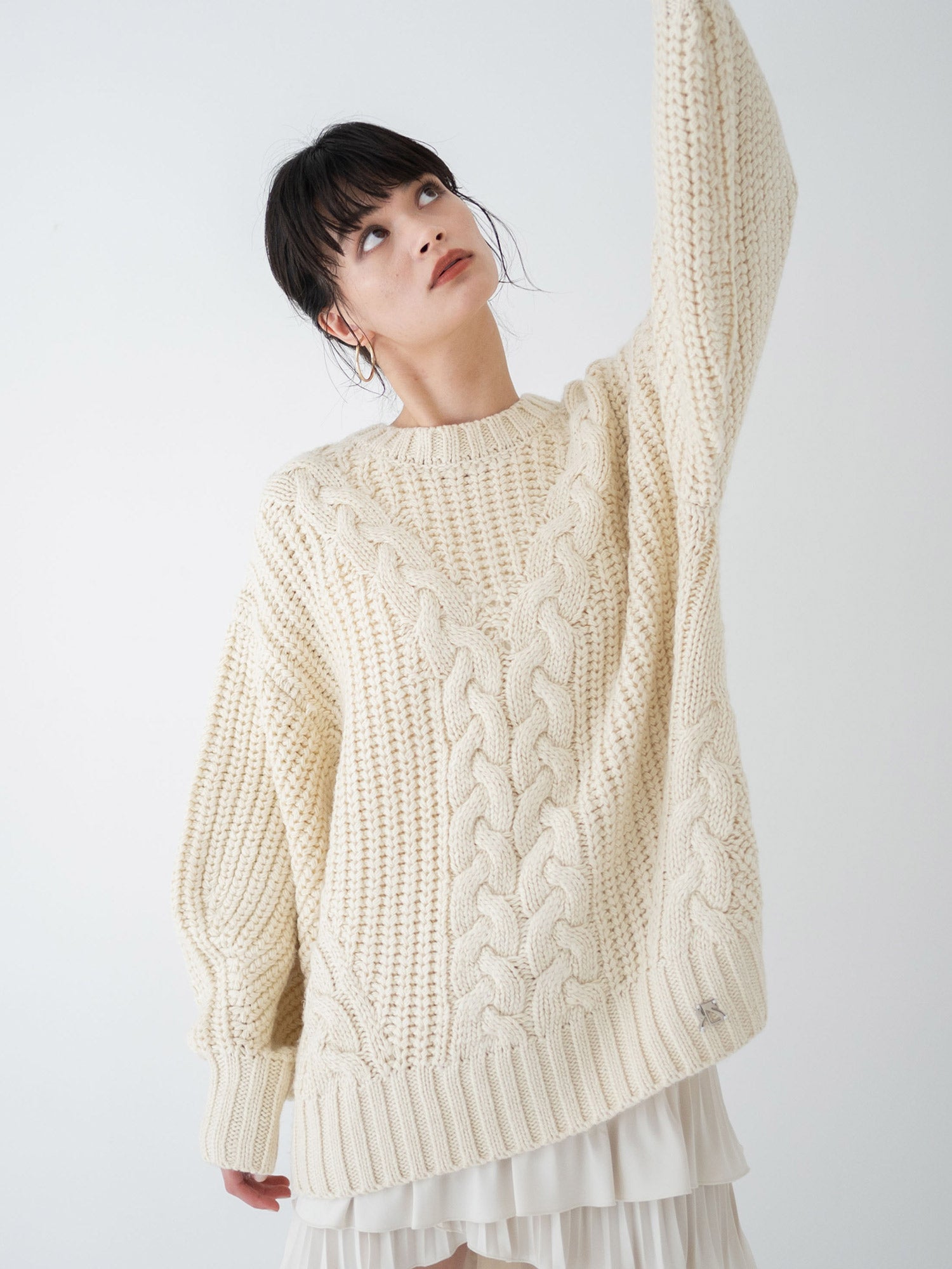 ボリュームスリーブケーブルニット