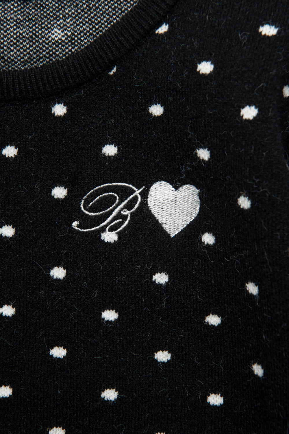 ONE POINT CARDIGAN