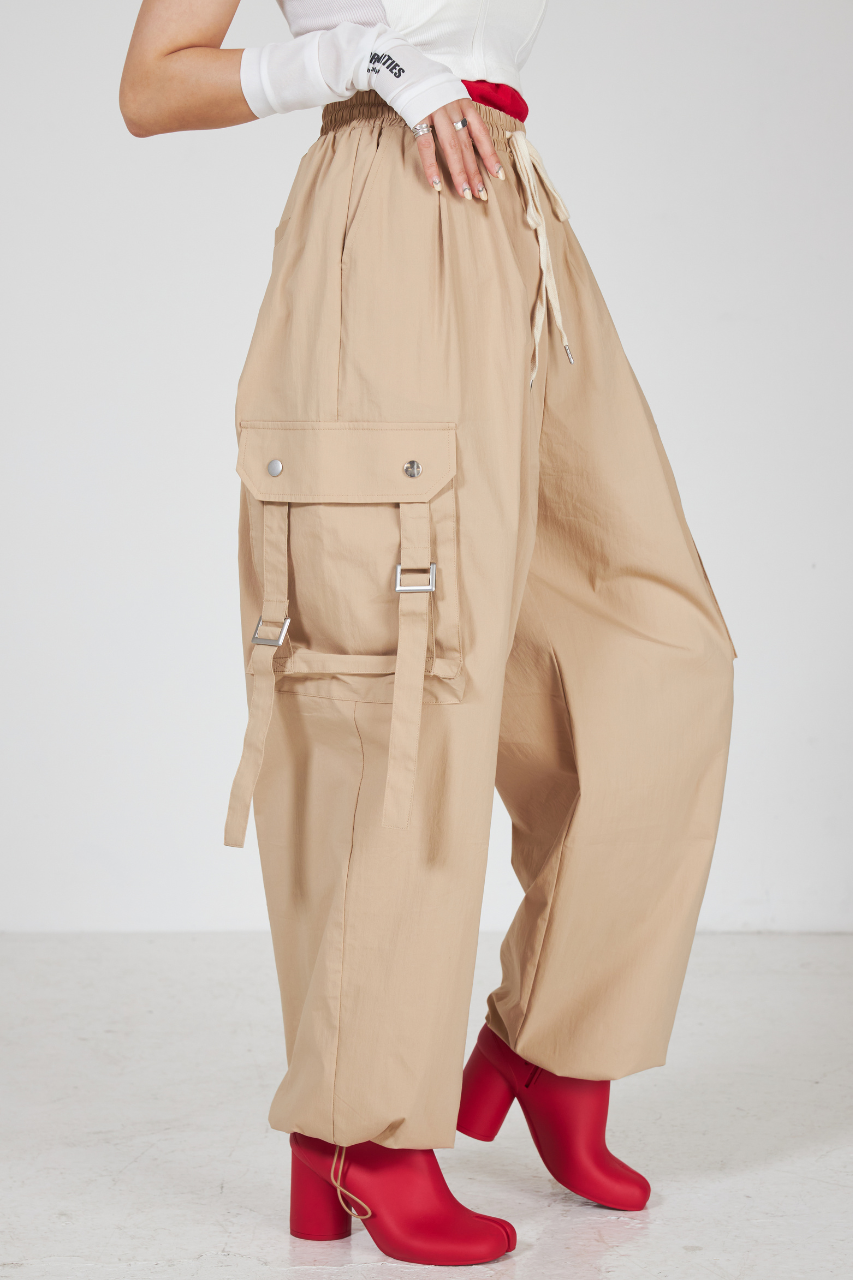 サイドポケットナイロンワイドパンツ