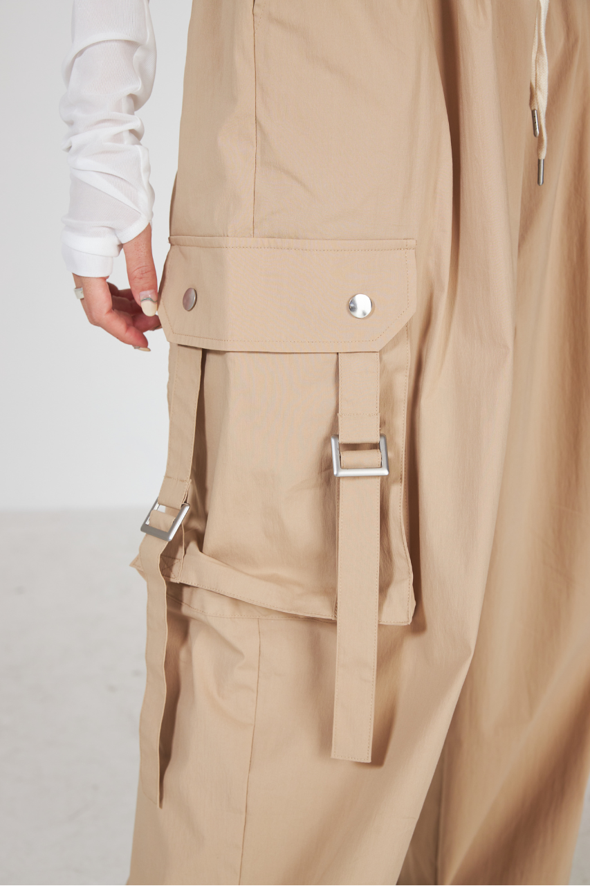 サイドポケットナイロンワイドパンツ