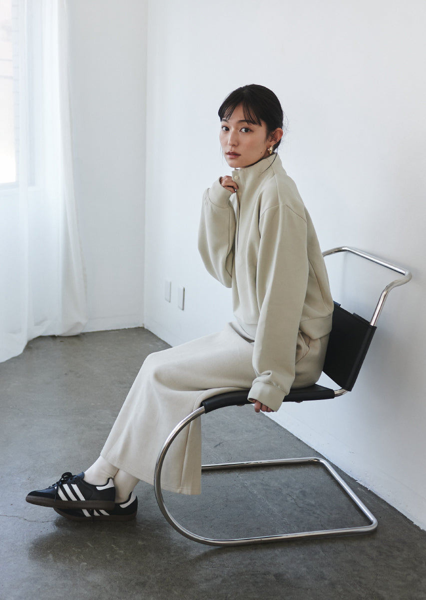 ハイネックスウェットセットアップ