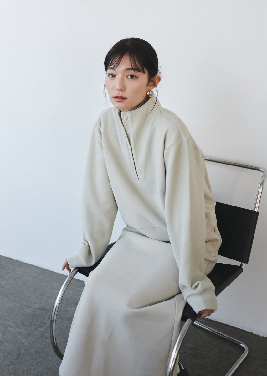 ハイネックスウェットセットアップ