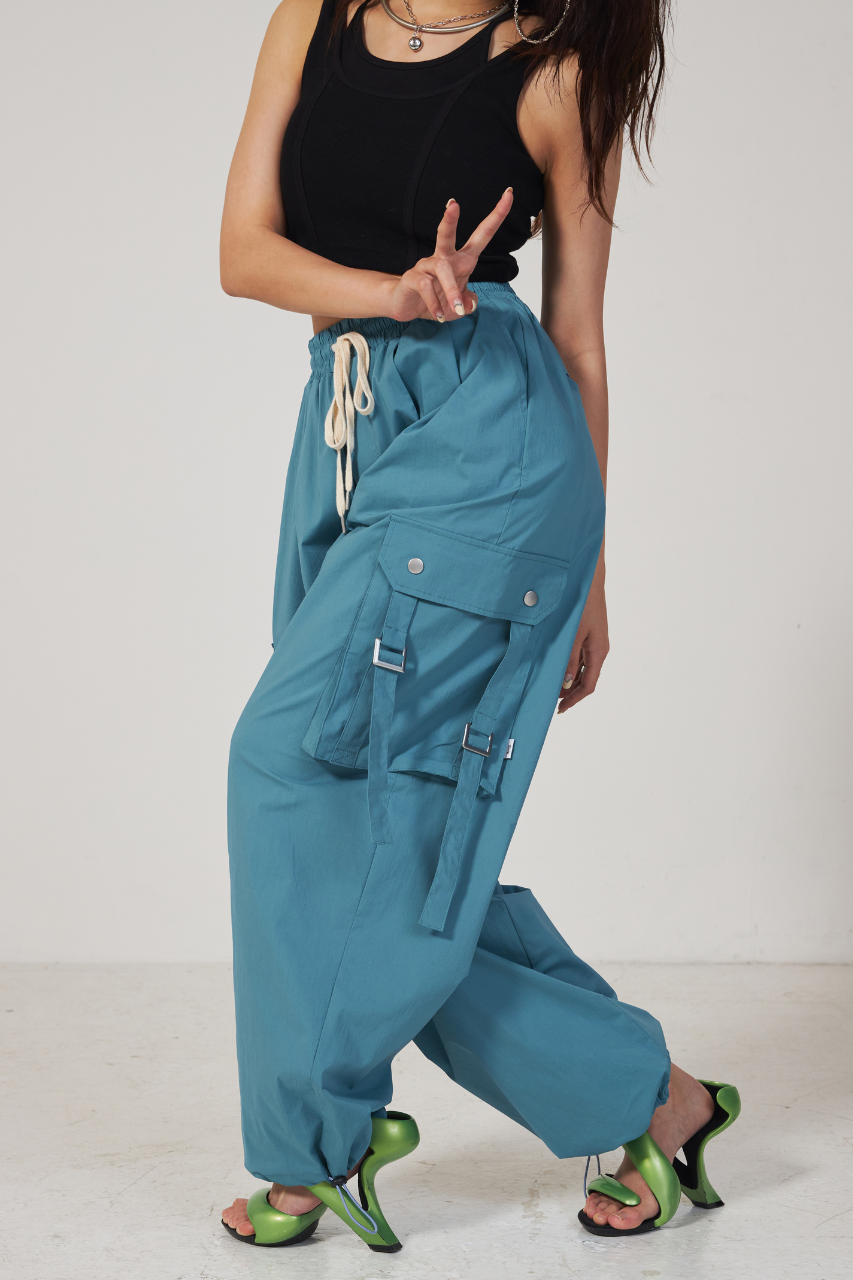 サイドポケットナイロンワイドパンツ