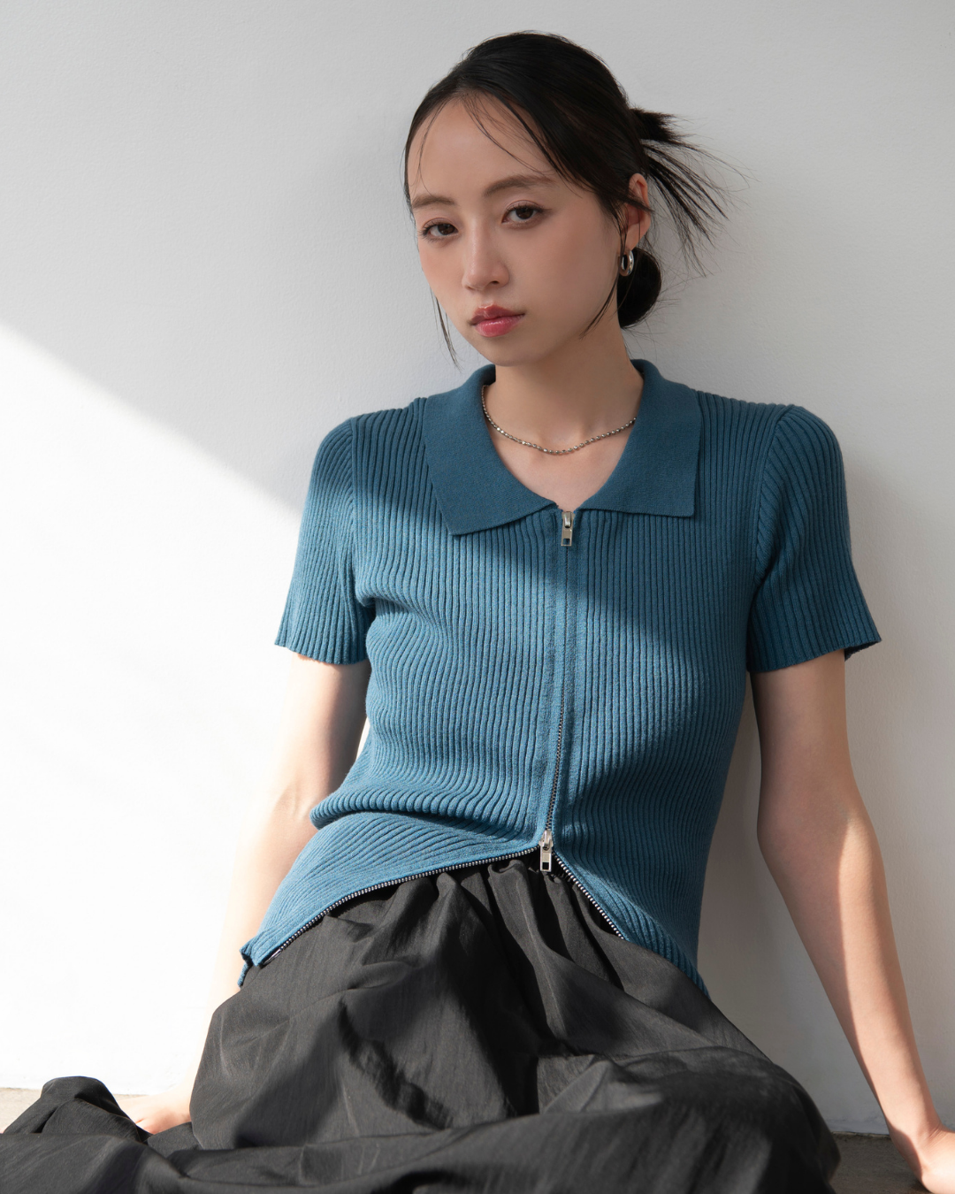 リブニットZIPトップス