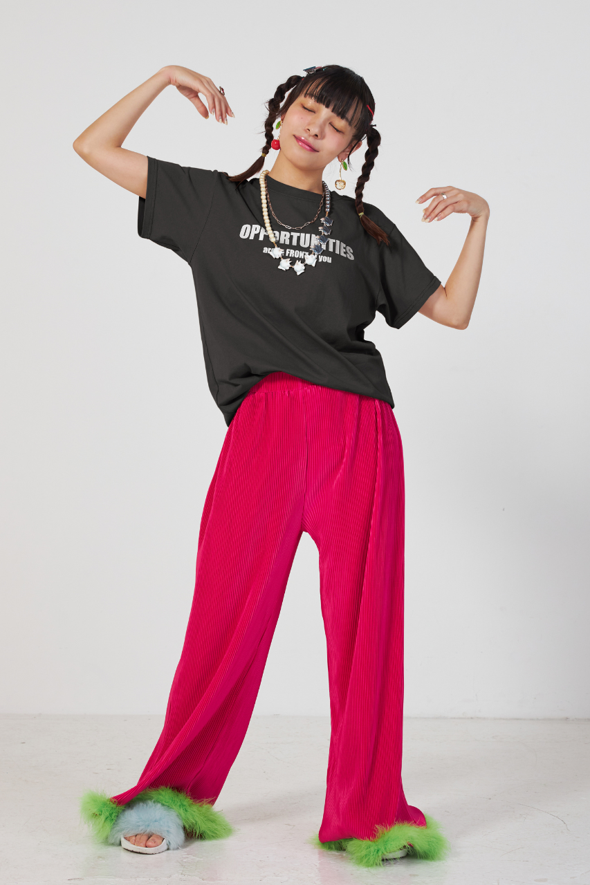 ロゴグラフィックTシャツ