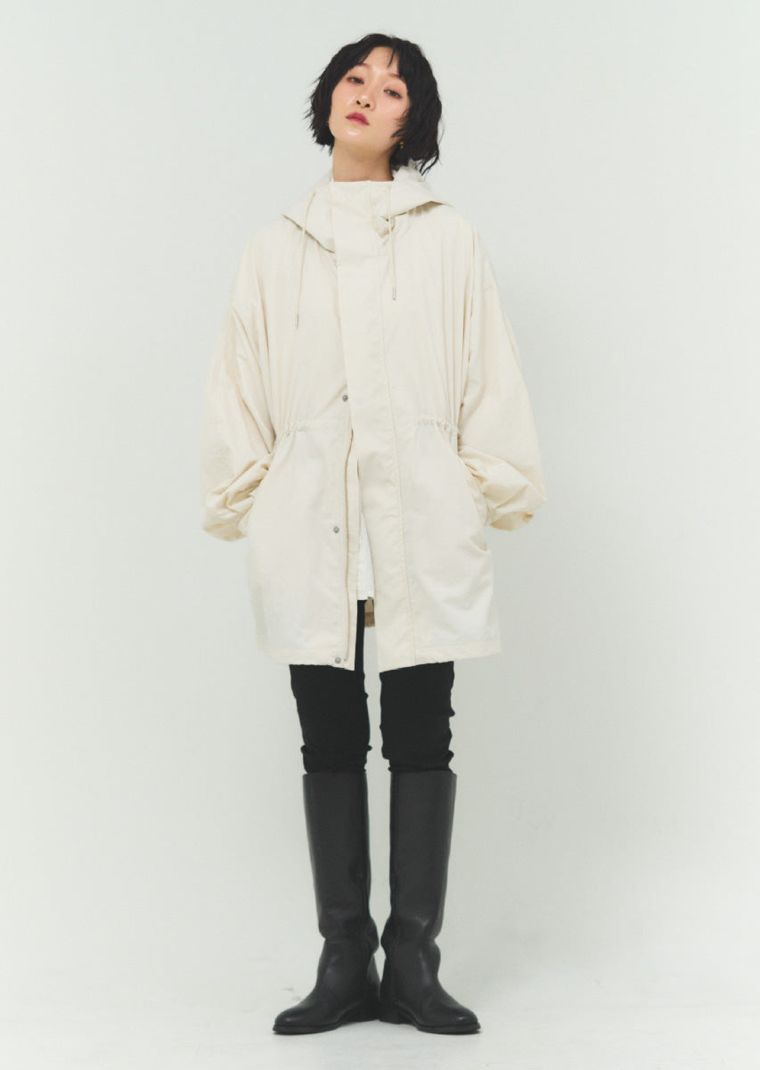 ナイロンミディマウンテンパーカー