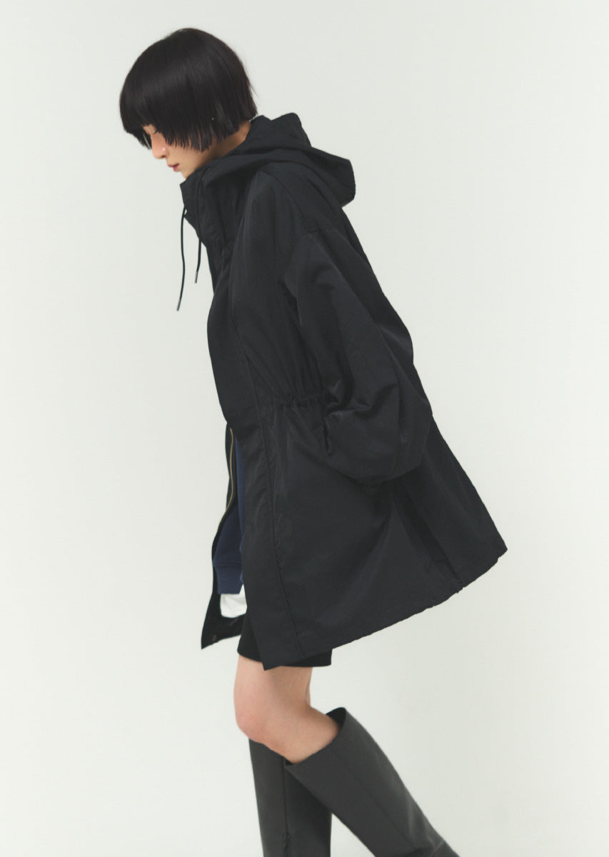 ナイロンミディマウンテンパーカー