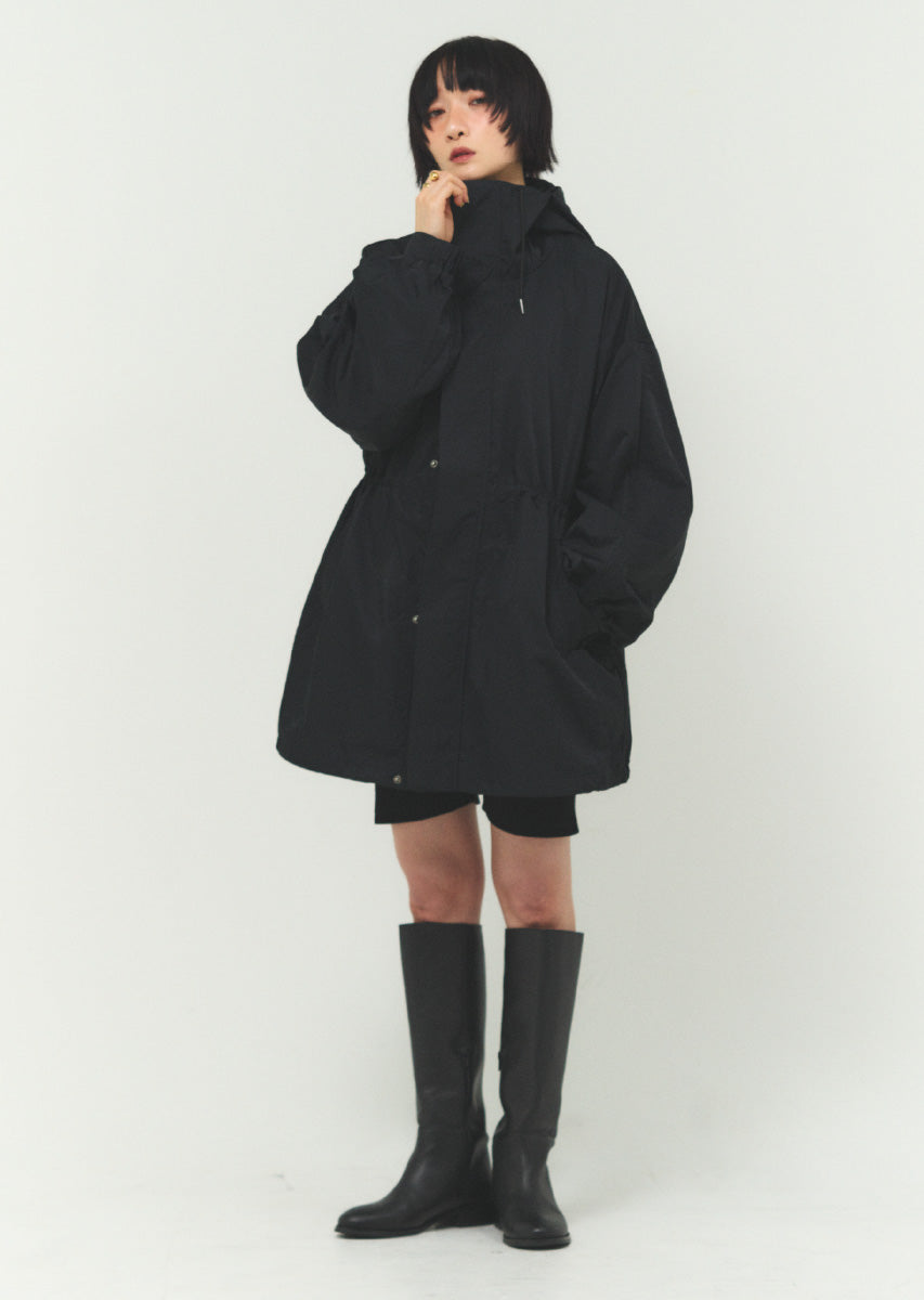 ナイロンミディマウンテンパーカー