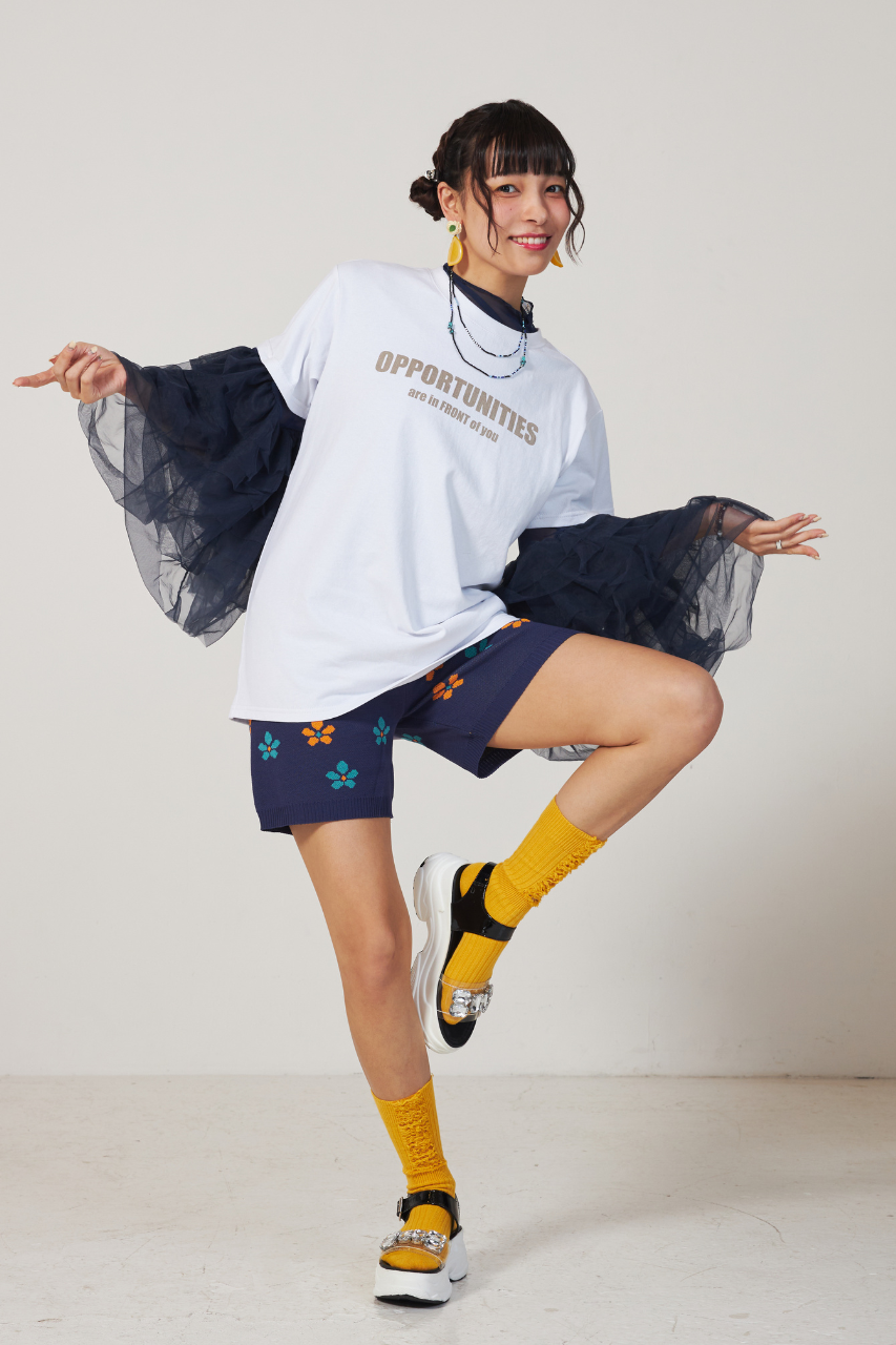 ロゴグラフィックTシャツ