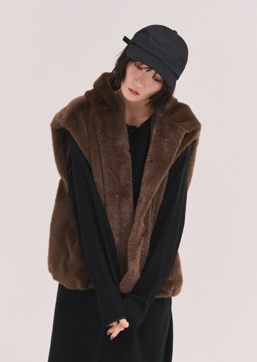 フェイクファーベスト