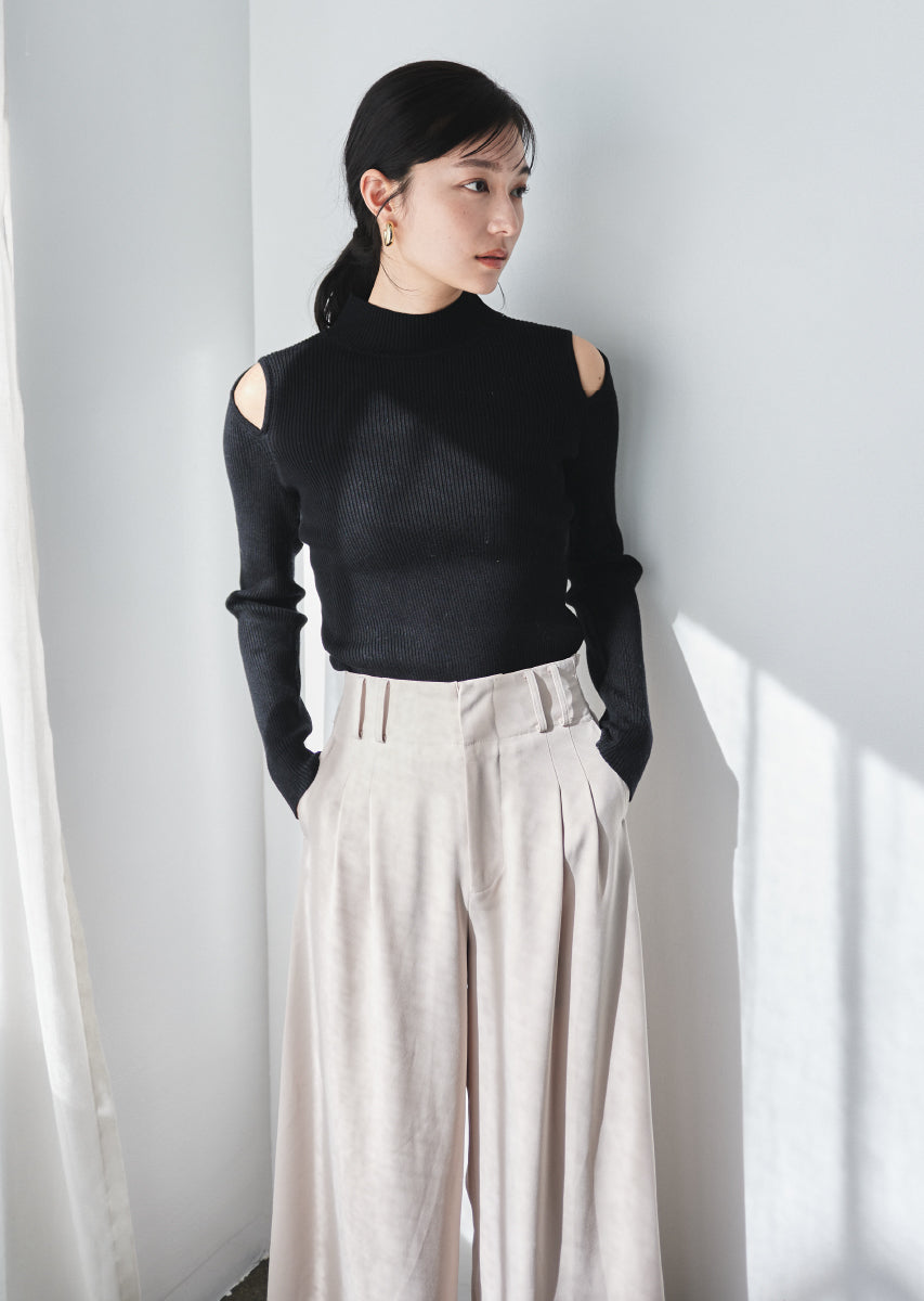 カットアウトリブニットトップス