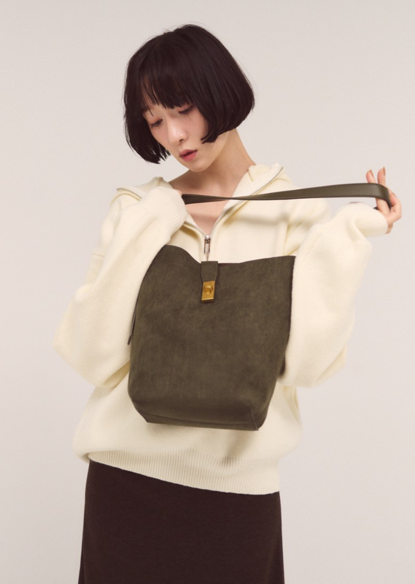 フェイクスエードスクエアバッグ