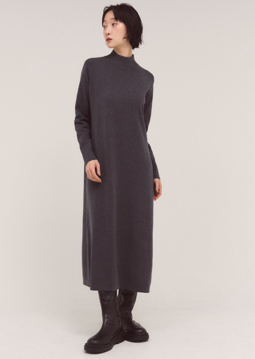スタンドネックロングワンピース