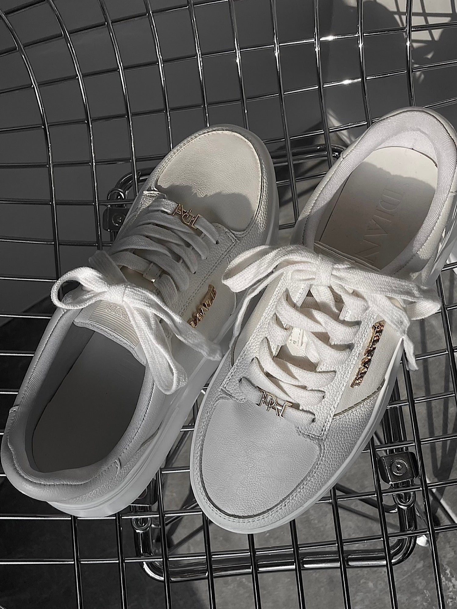 DIANTÉ logo sole sneakers