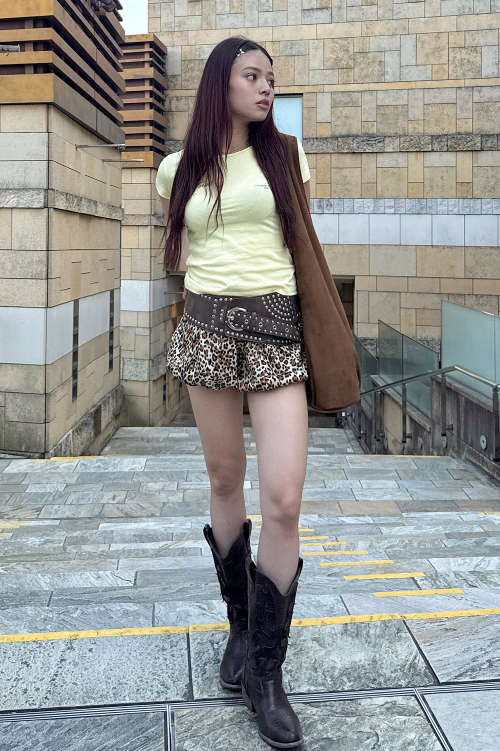 STUDS BG LOGO TEE