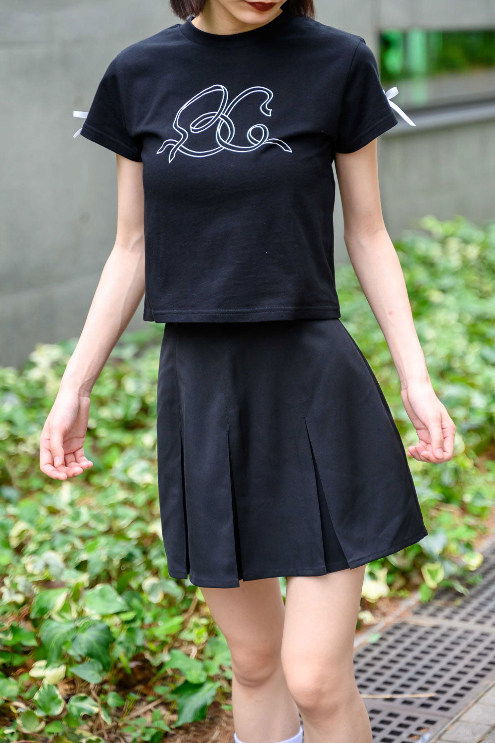 RIBBON LOGO TEE