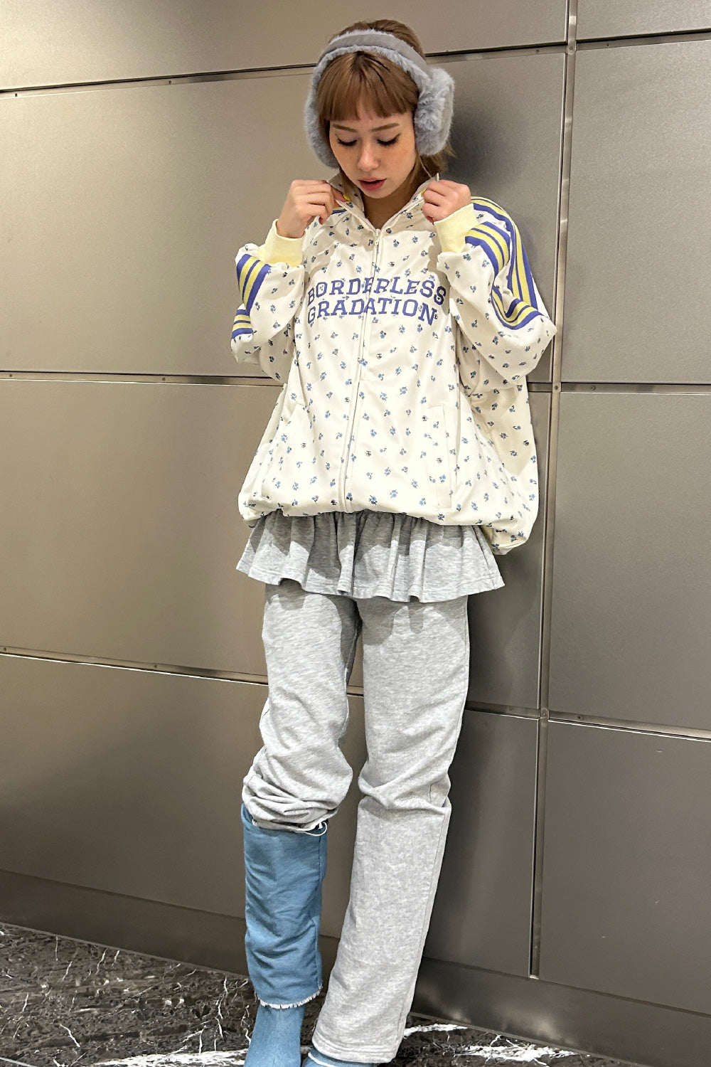 BORDERLESS GRADATION TRACK JACKET