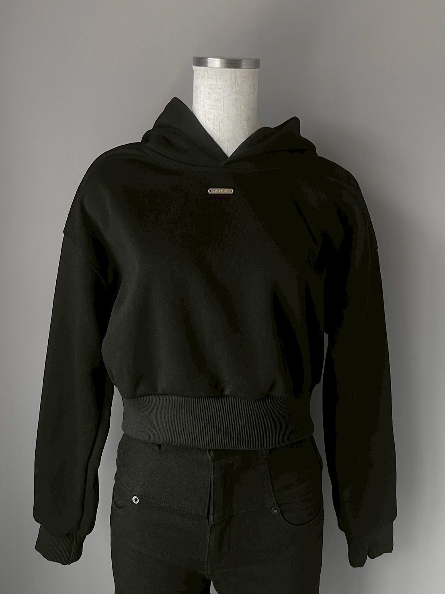 Initial plate cropped hoodie