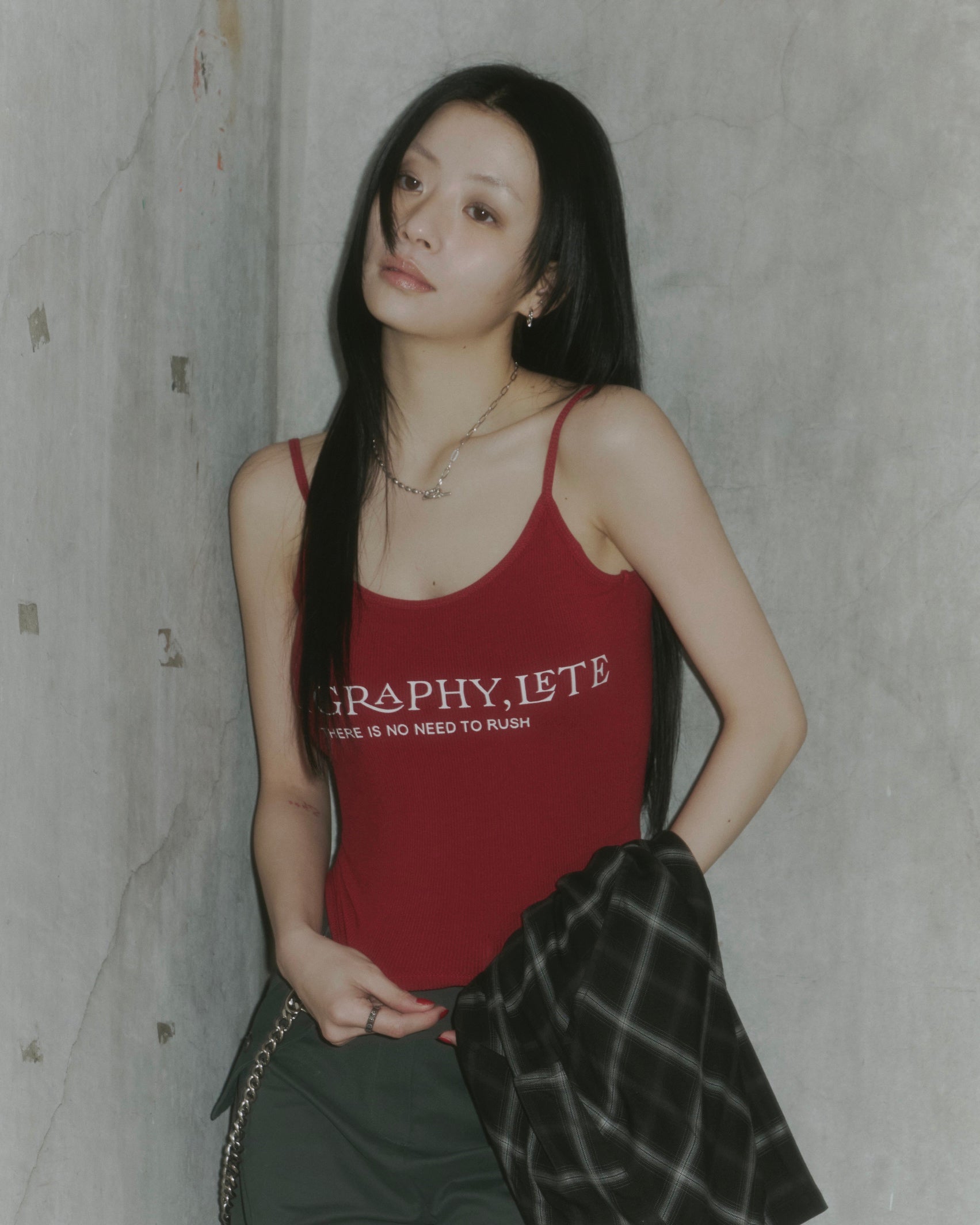 カップ付きフロントフォントリブキャミソール