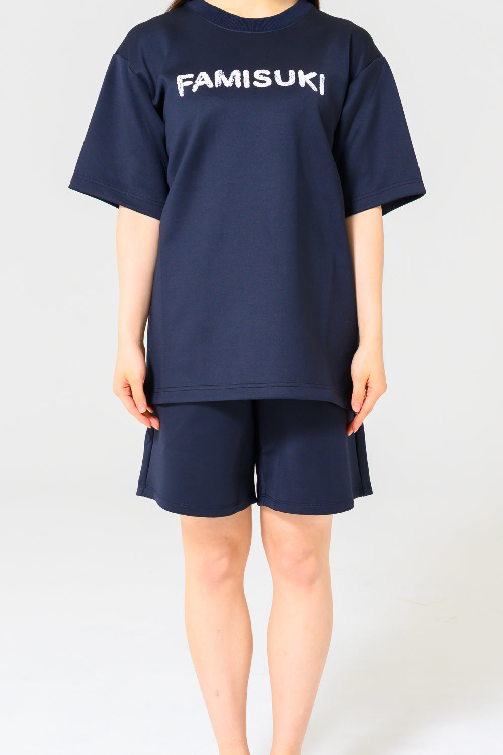 BASIC CREW NECK TEE