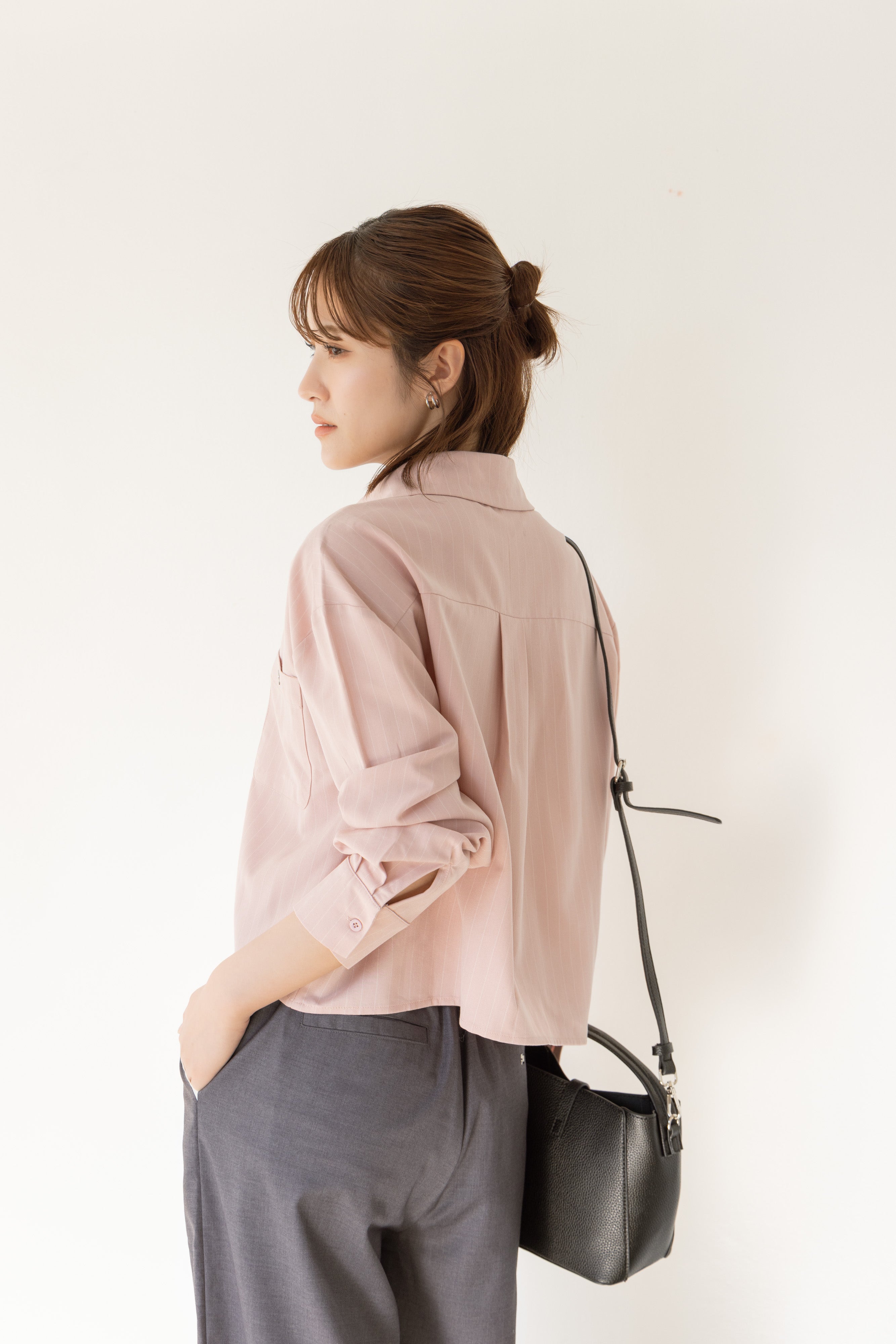 クロップドシャツ