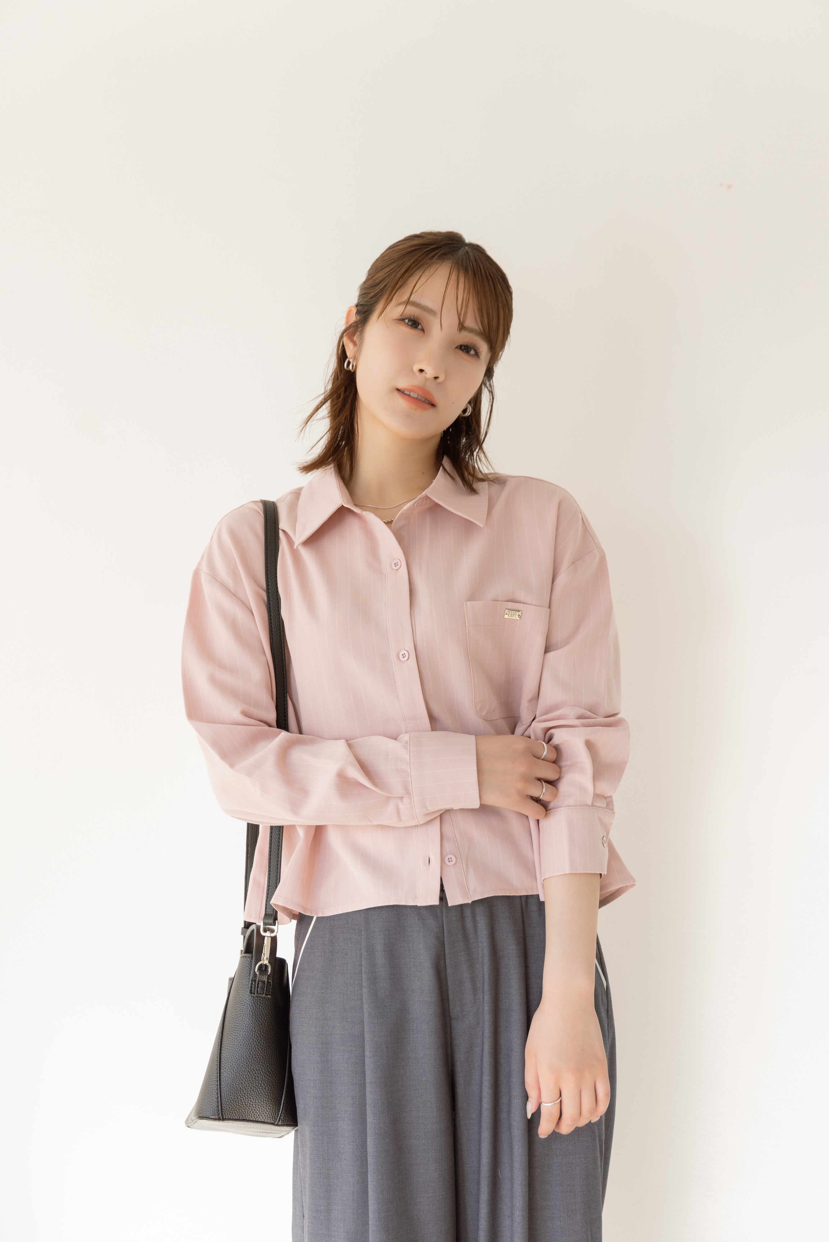 クロップドシャツ