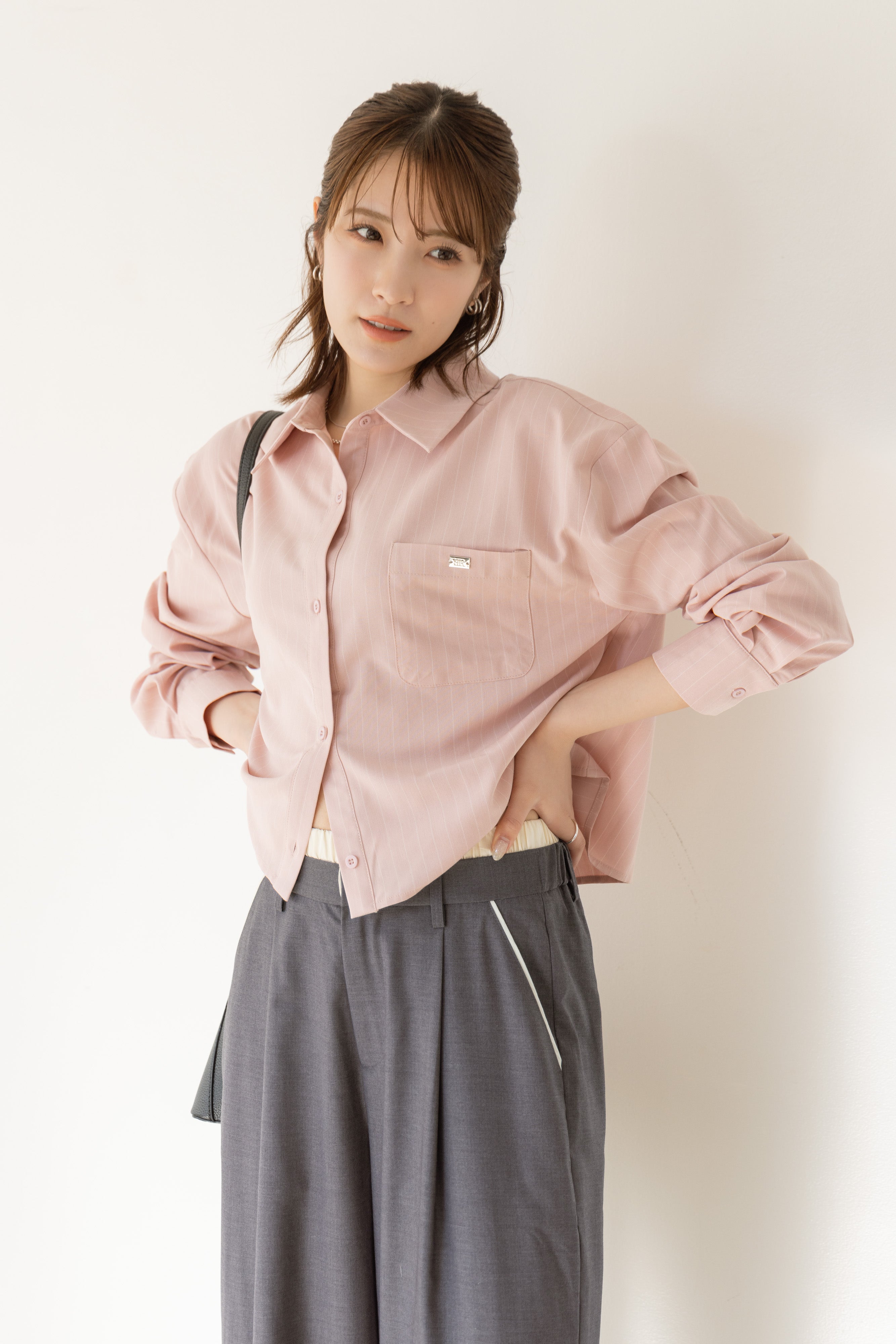 クロップドシャツ