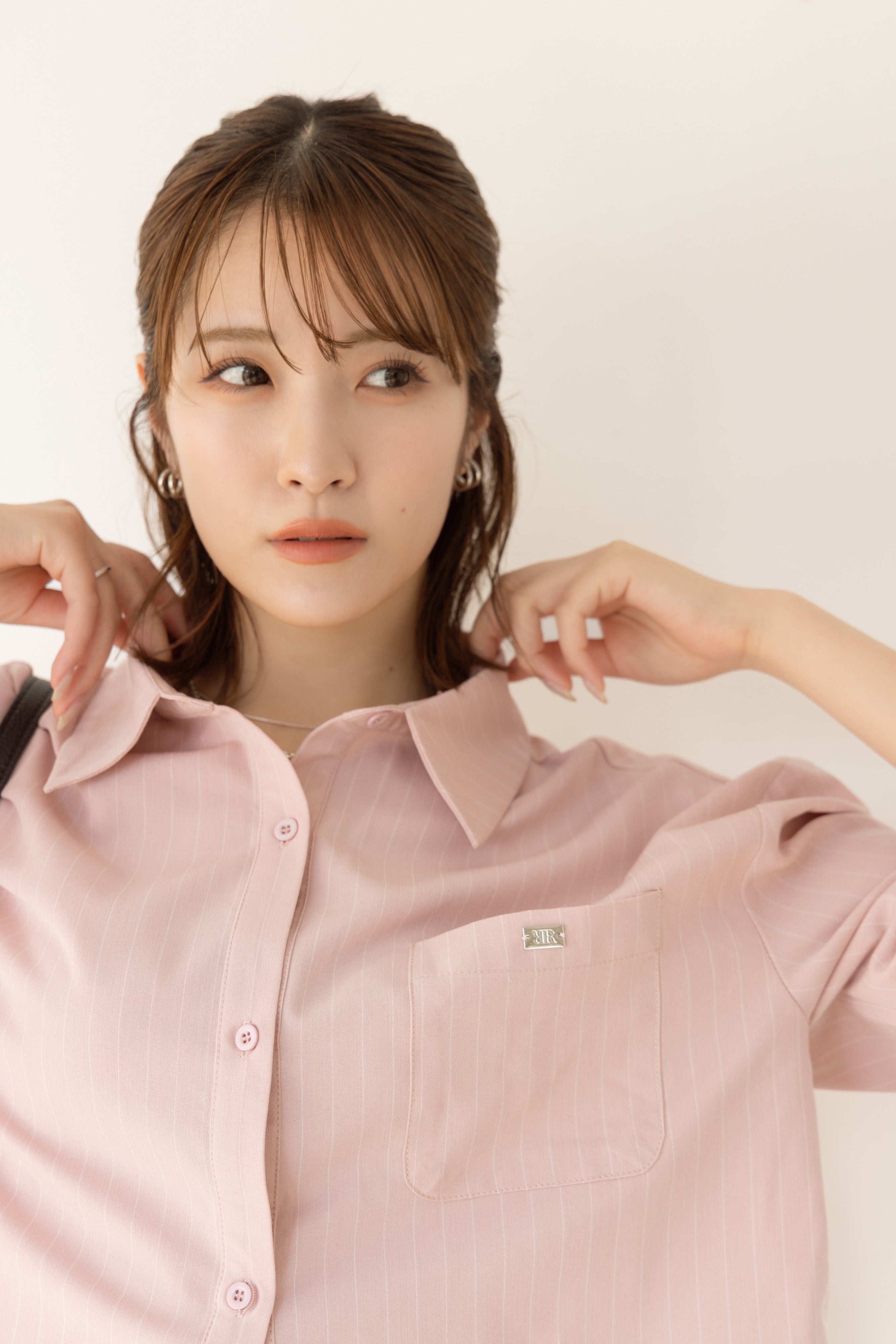 クロップドシャツ