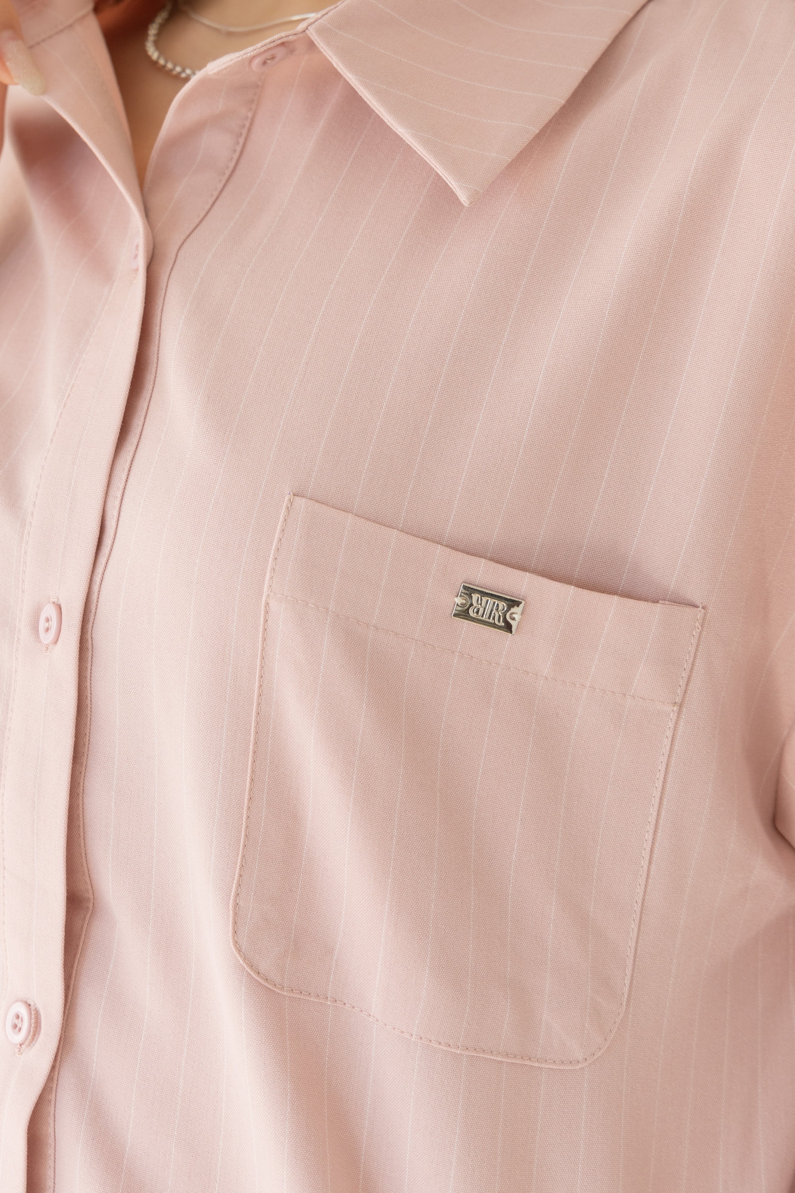 クロップドシャツ