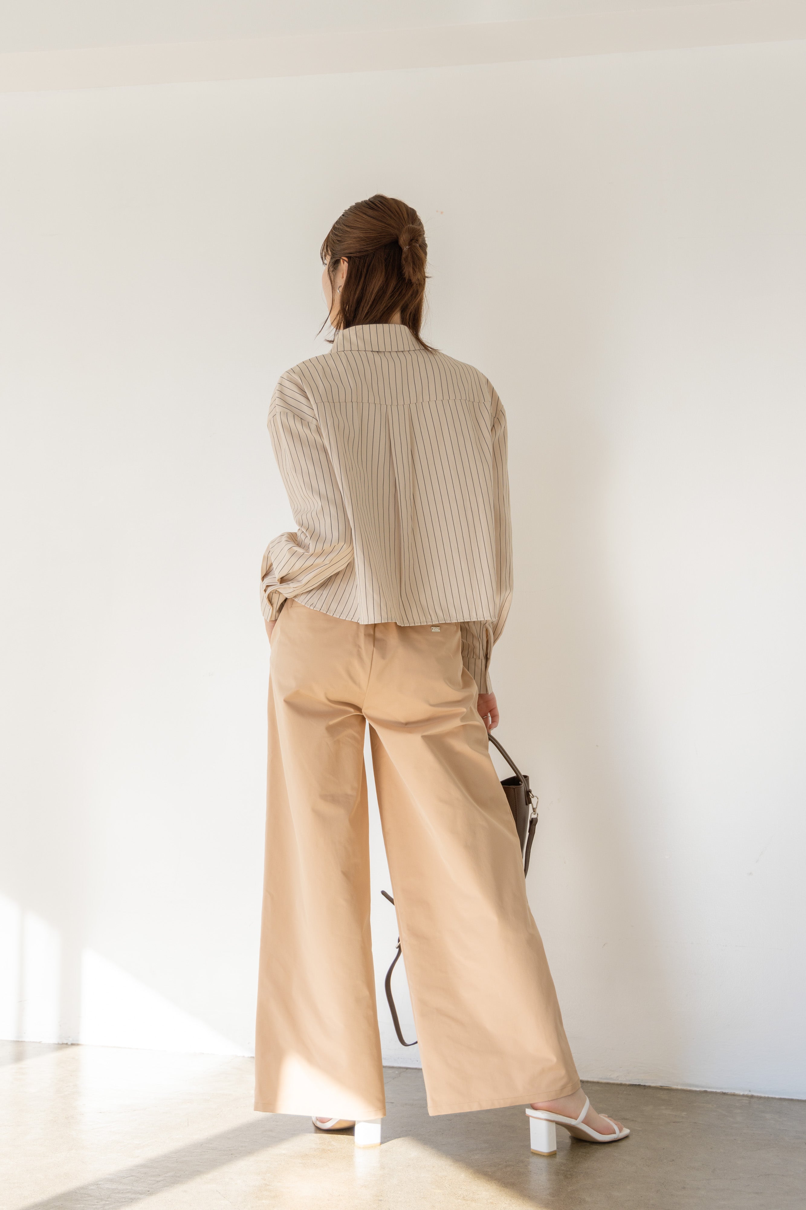 クロップドシャツ