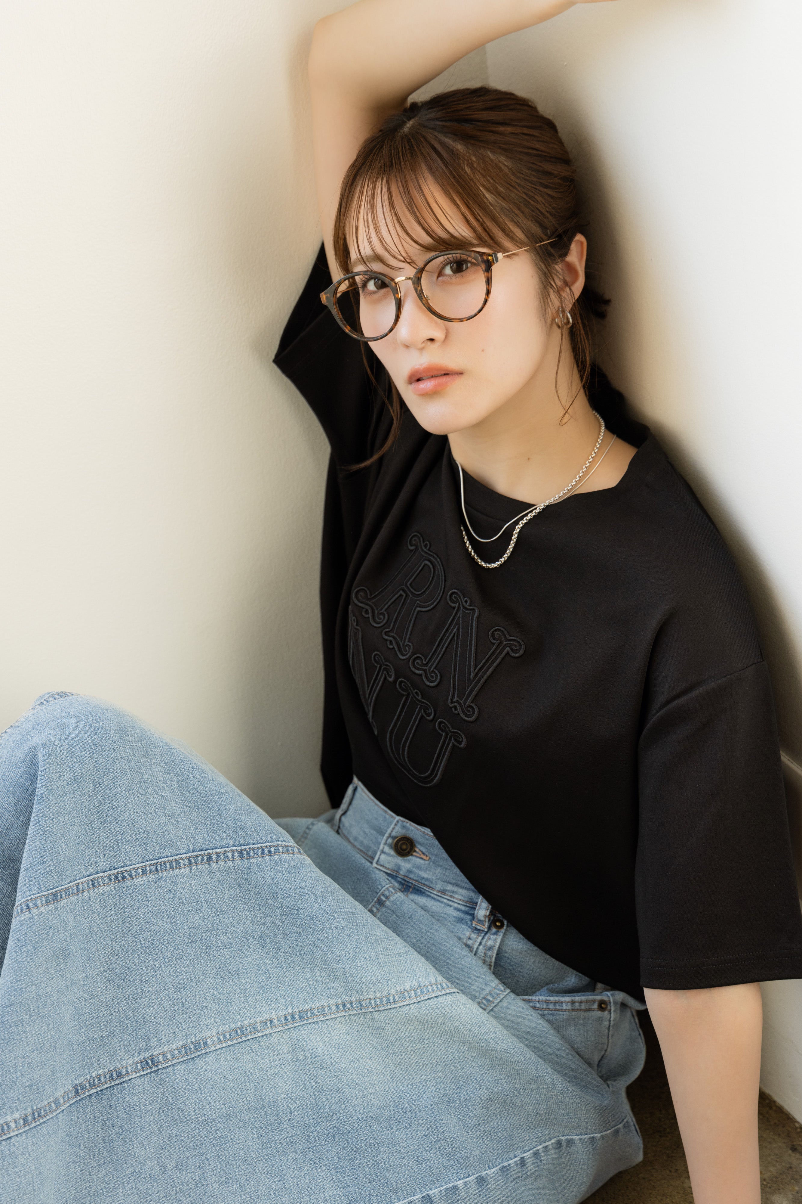 RN刺繍ロゴTシャツ