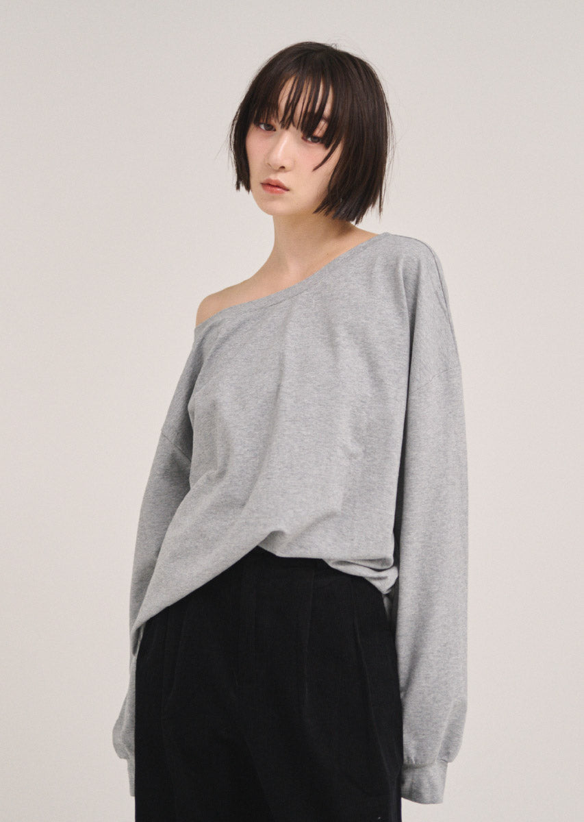 カットオフショルトップス