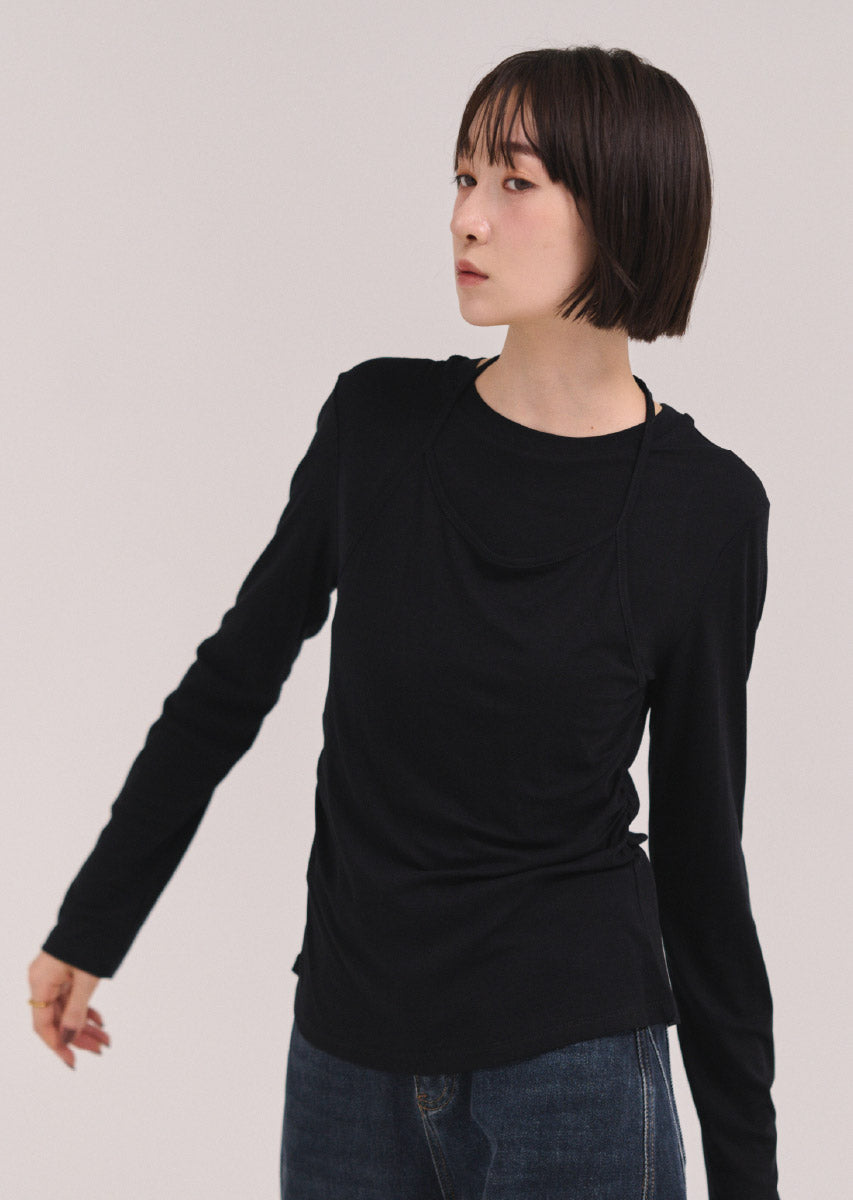 ホルターネックトップス