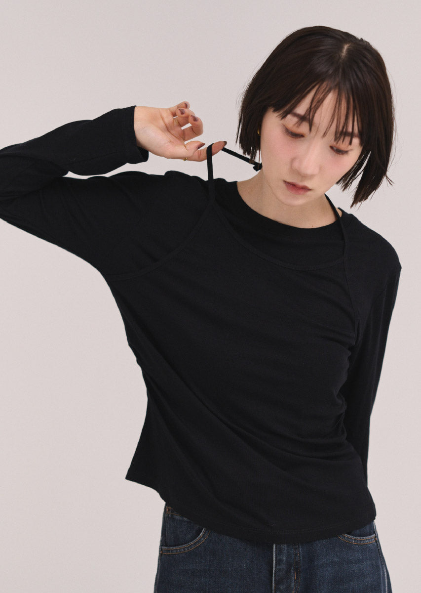 ホルターネックトップス