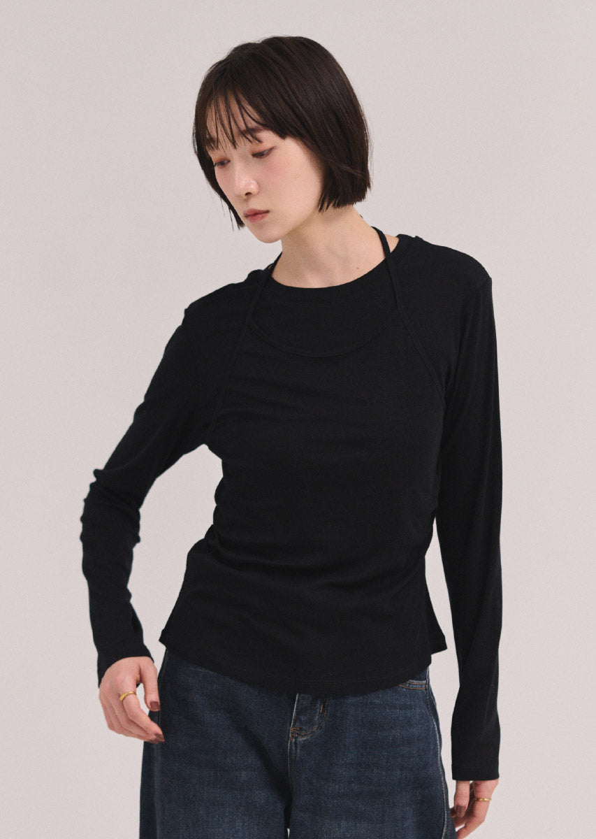 ホルターネックトップス