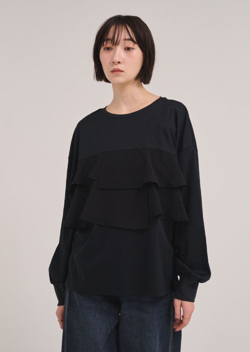 フリルコンシャスデザイントップス