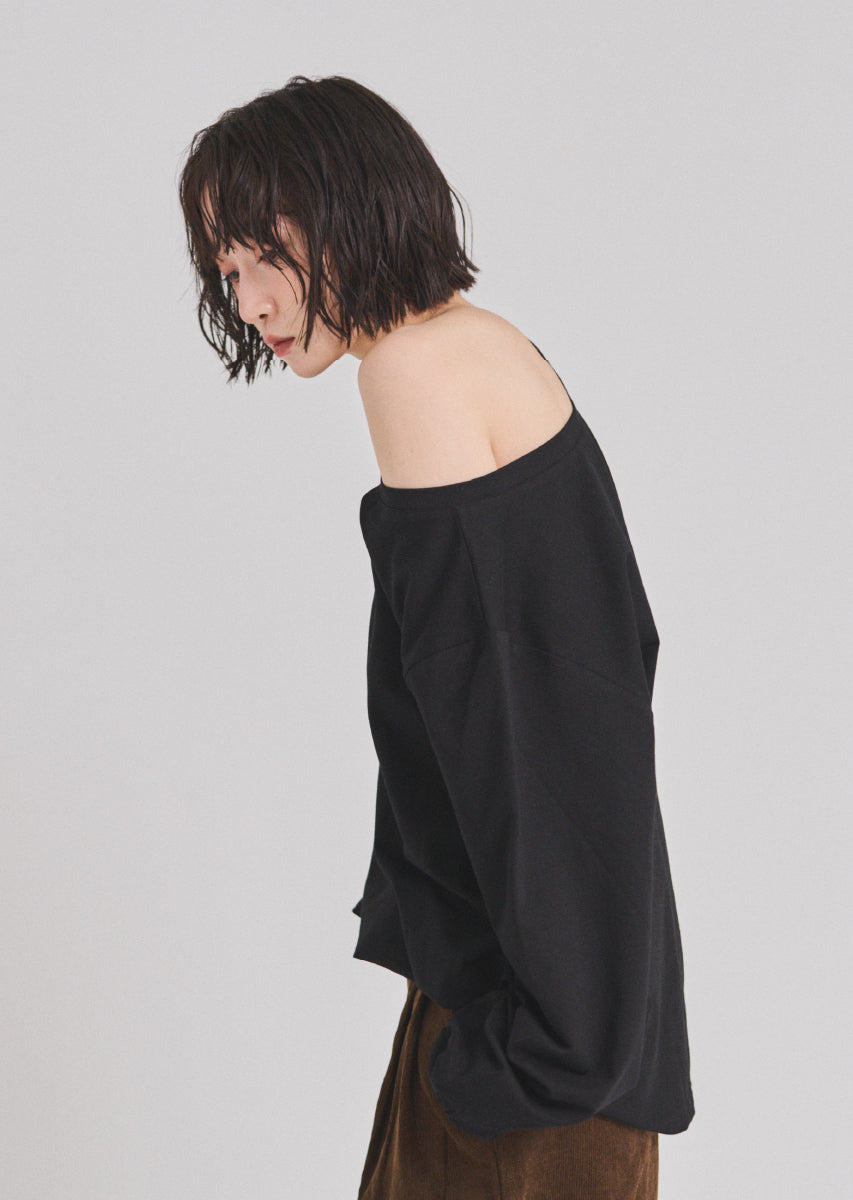 カットオフショルトップス